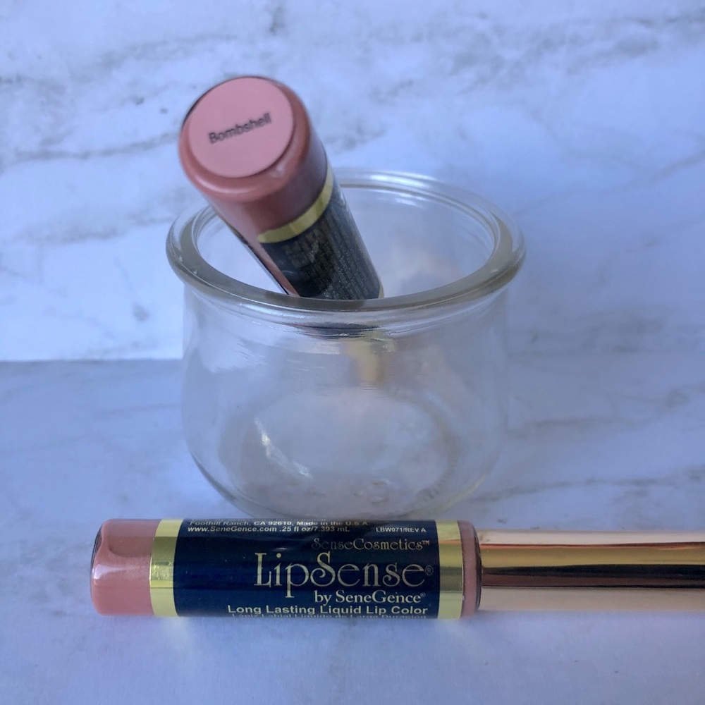 Bombshell Lipsense
